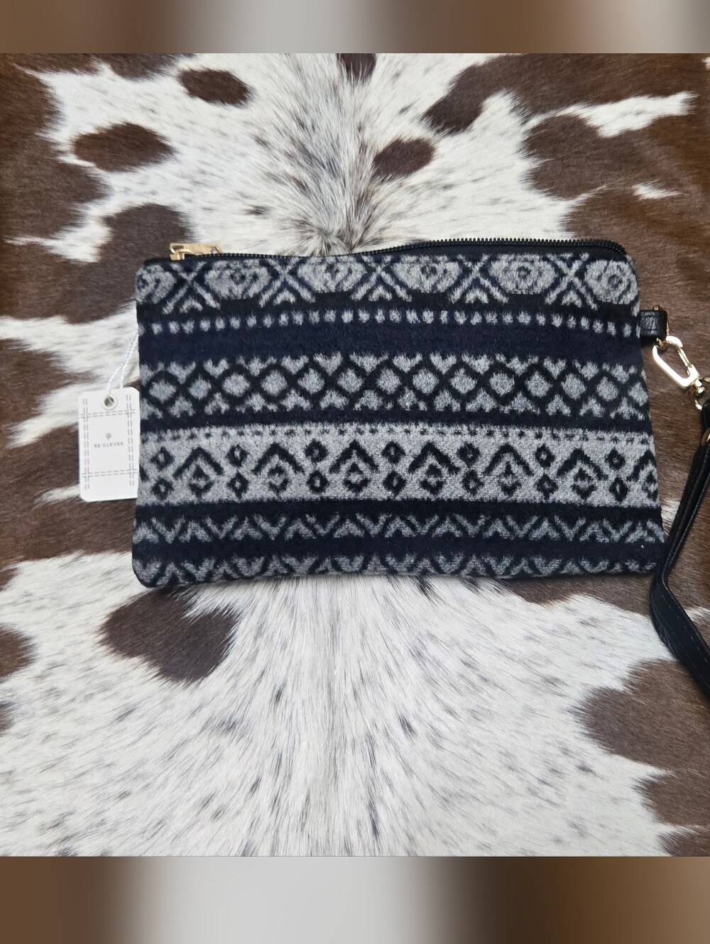 Woven Pattern Black & Gray Wristlet Clutch